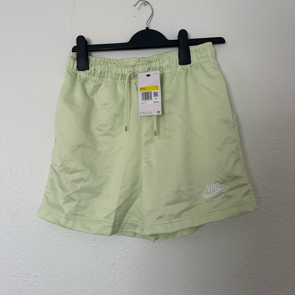NWT Nike Loose Fit High Rise Lime Green Women’s Shorts Workout Air - Picture 2 of 3
